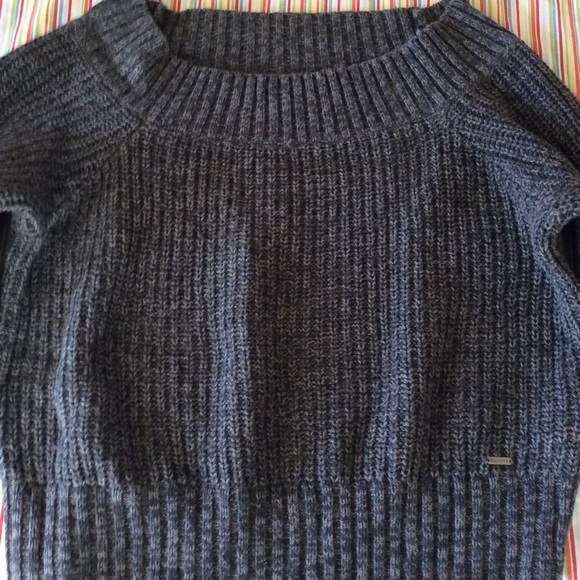 Hollister Slight mid-drift grey sweater - Picture 7 of 8